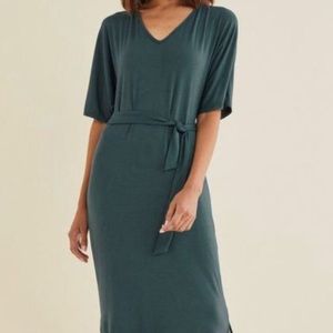 Amour Vert Gordana Midi Dress